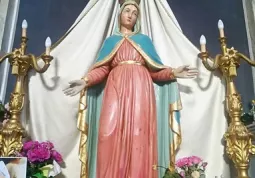 Il vescovo porta a Saluzzo per  5 giorni la statua della Regina di Valmala